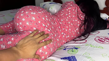 Mi Padrastro Pervertido Romperle el Bum a su Inocente Hijastra