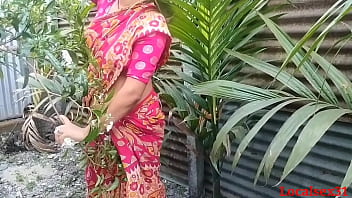 Bengali Desi Bhabhi Outdoor Chudai Devar Ke Saath crimson Saree main (Official Movie By Localsex31)